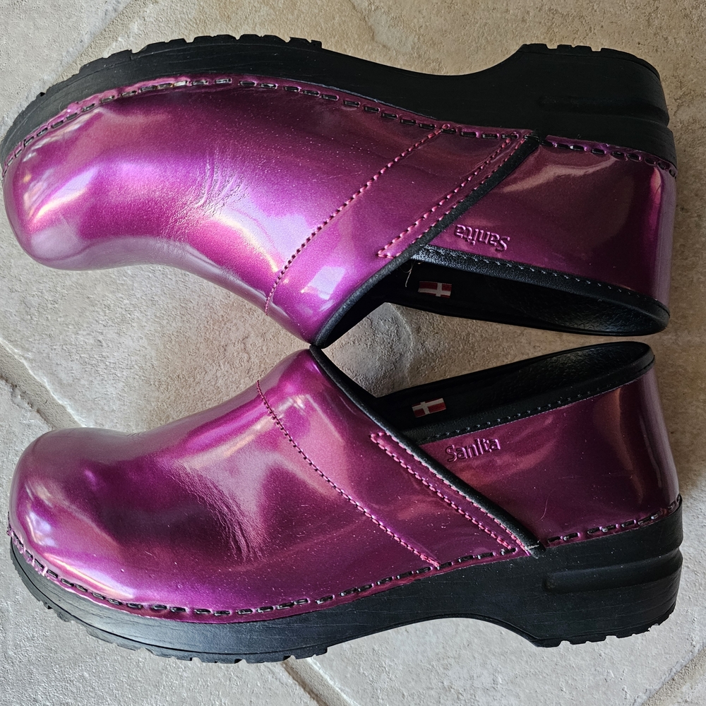 Sanita Metallic Magenta Slip-On Clogs